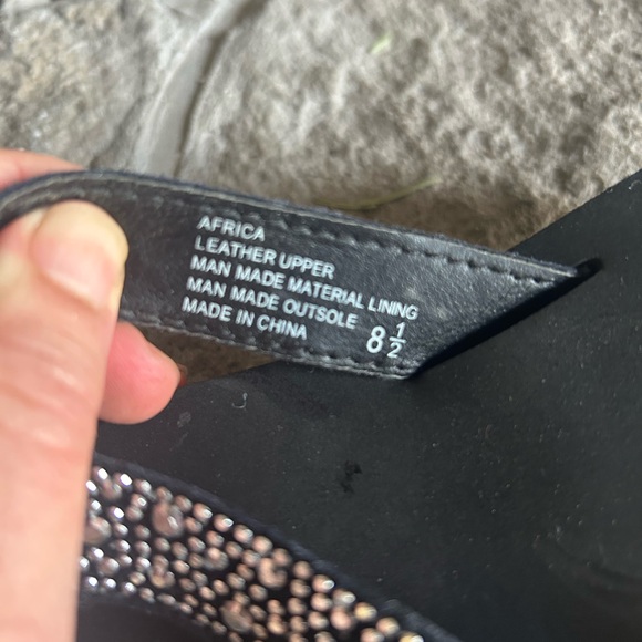 Yellow Box Wedge Thong Sandals – Size 8.5 – Sparkly Strap – Barely Worn - Picture 4 of 5